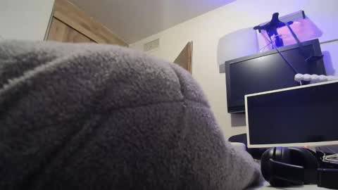 niv83 online show from March 26, 8:58 pm