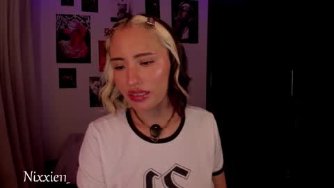 Nixxie  online show from March 18, 2:06 am