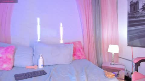 Sara  online show from February 4, 1:02 am