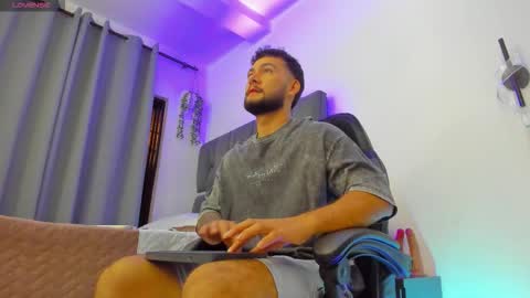 NOAH online show from February 3, 1:02 am