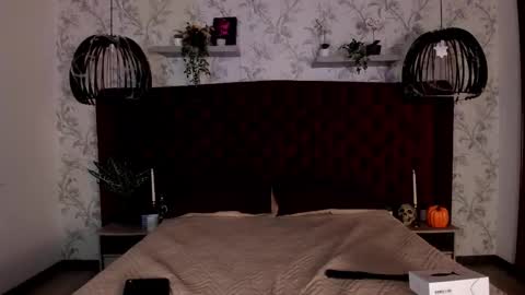 noah_dupont_ online show from October 27, 11:32 am