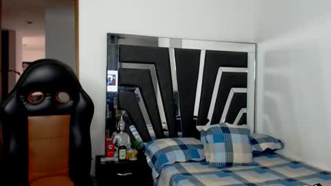 Noah Harris01 online show from January 10, 12:32 pm