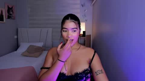 Noemy online show from May 15, 4:58 pm