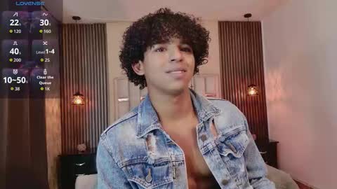 noah_smith04 online show from January 7, 11:43 pm