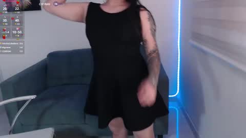 noah_white3 online show from February 28, 8:07 pm