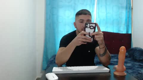 noahmurillo online show from May 21, 6:03 pm