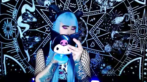 caroline online show from November 12, 2:03 am