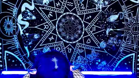 caroline online show from November 19, 12:32 am