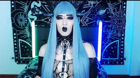 caroline online show from February 4, 1:56 am