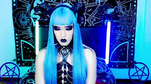 caroline online show from February 10, 7:15 am