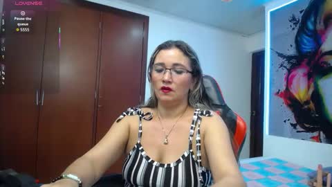 noelia_milfs online show from February 26, 3:32 am