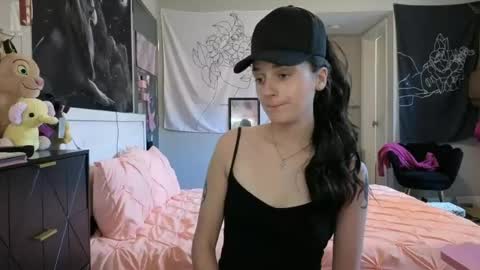 Noelle online show from July 22, 7:05 pm