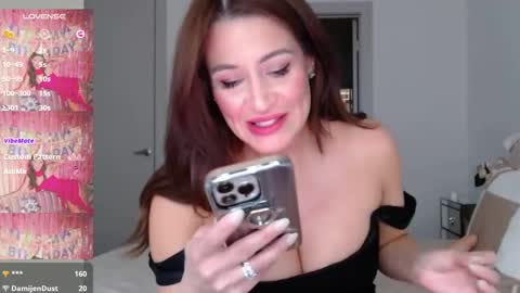 Noelles online show from December 25, 3:49 pm