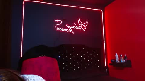 Noha Thomson online show from November 22, 2:43 am