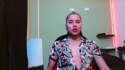 Noha Thomson online show from September 18, 11:20 pm