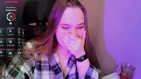 noir_ember_ online show from March 28, 5:58 pm