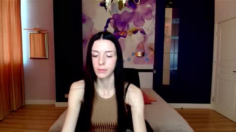 NoirDiva online show from April 17, 6:05 am