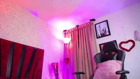 noise_lux online show from May 7, 12:56 pm