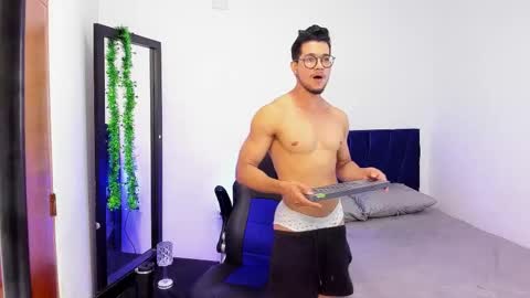 Im Nolan  online show from November 22, 3:10 pm