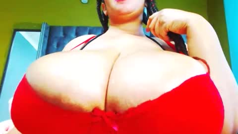 THICKNTASYBBWZOEY18 online show from October 19, 9:14 am