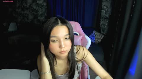 nomi online show from April 18, 7:58 pm