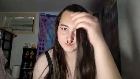 Snapshot of nonbinarybeauty20 chatting on February 8, 6:33 pm nonbinarybeauty20 online show from February 8, 6:33 pm