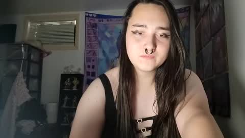 Snapshot of nonbinarybeauty20 chatting on February 15, 5:50 pm nonbinarybeauty20 online show from February 15, 5:50 pm