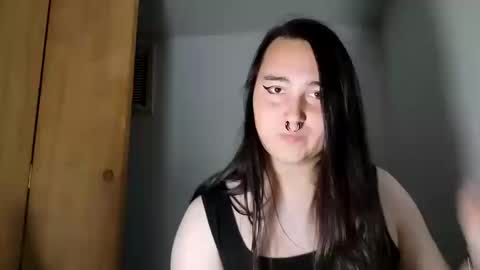 Snapshot of nonbinarybeauty20 chatting on October 14, 2:03 am nonbinarybeauty20 online show from October 14, 2:03 am