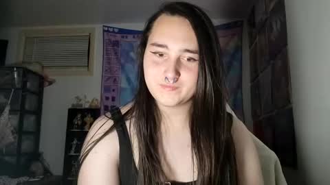 Snapshot of nonbinarybeauty20 chatting on February 21, 7:34 am nonbinarybeauty20 online show from February 21, 7:34 am