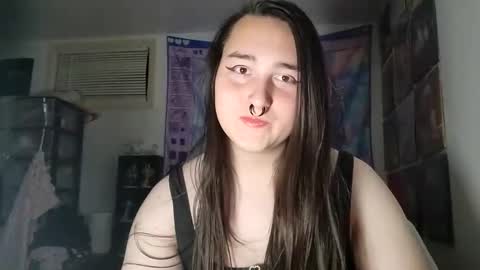 Snapshot of nonbinarybeauty20 chatting on February 15, 2:15 am nonbinarybeauty20 online show from February 15, 2:15 am