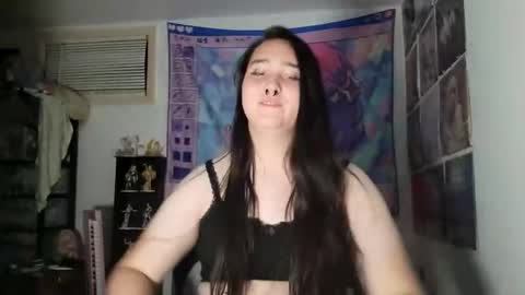 Snapshot of nonbinarybeauty20 chatting on December 20, 6:08 am nonbinarybeauty20 online show from December 20, 6:08 am