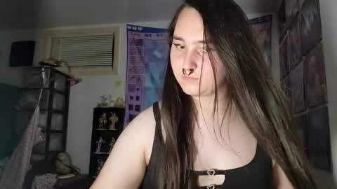 Snapshot of nonbinarybeauty20 chatting on March 5, 8:00 am nonbinarybeauty20 online show from March 5, 8:00 am