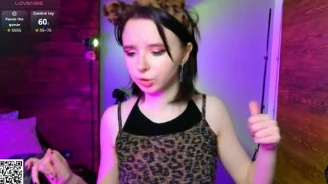 Nora Failure online show from June 3, 2:33 pm
