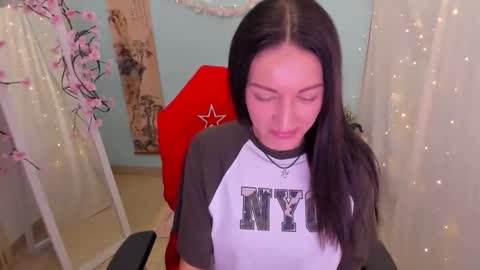 Nora online show from April 6, 11:39 pm