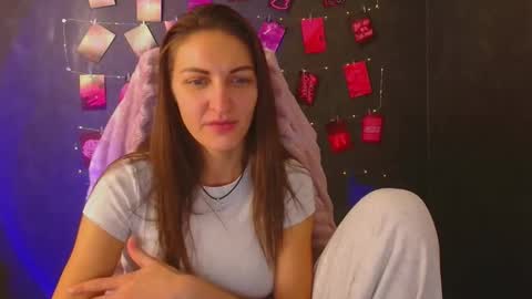 Nora online show from October 19, 9:52 pm