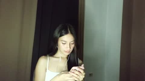 Molly online show from August 6, 11:19 am
