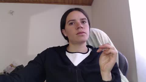 noreen_ online show from December 15, 8:38 pm