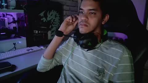 not4work online show from June 1, 4:14 am