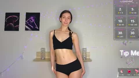 Hello My name is Helene NTMU  Finger up if u like what u see online show from July 6, 2:25 pm