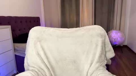 Tina online show from November 18, 8:23 pm