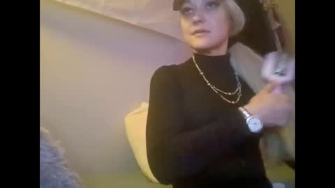 notouchmami online show from April 4, 6:53 am