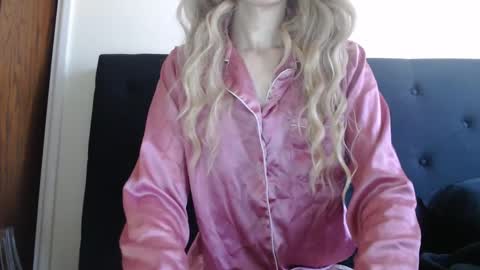 Olivia online show from October 5, 4:47 pm