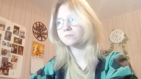 Sari  It is my first day  online show from February 7, 2:42 pm