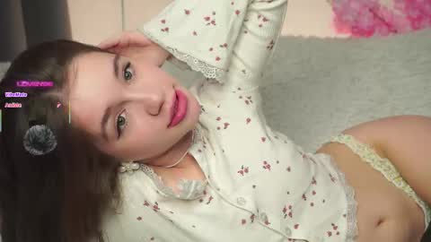 Snapshot of now_you_know chatting on October 5, 1:25 am Dina online show from October 5, 1:25 am
