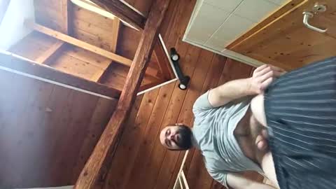 Snapshot of nudechiller chatting on October 17, 10:30 am Vinz... online show from October 17, 10:30 am