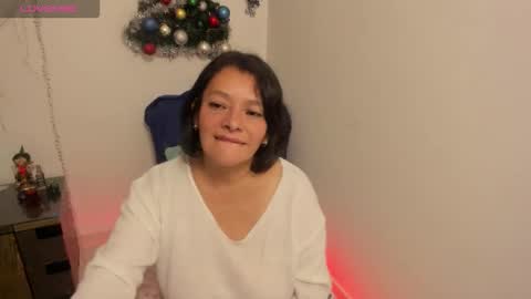 nuit_rose online show from December 19, 3:02 am