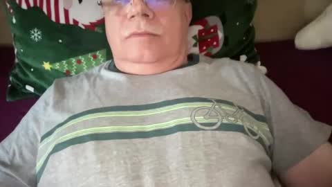 nukiss online show from March 6, 2:05 pm