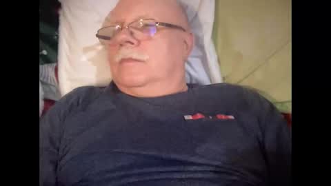 nukiss online show from November 1, 7:35 pm