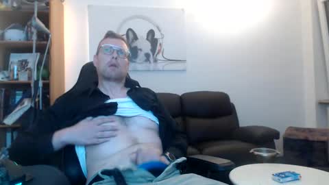 Snapshot of nursefan chatting on October 7, 7:43 pm nursefan online show from October 7, 7:43 pm