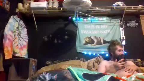 nutthousefunnyfarm online show from December 20, 6:53 am